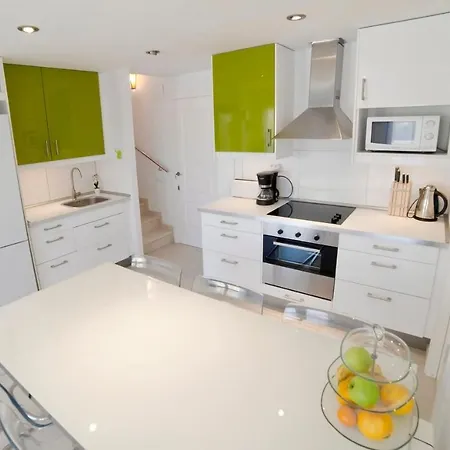 Spacious Duplex In With Sea Views, Terrace & Free Parking Area * Sitges