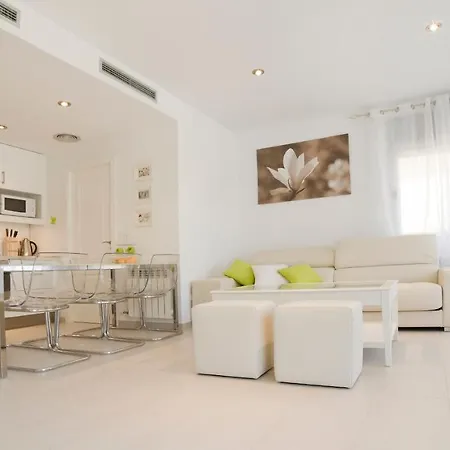 Spacious Duplex In With Sea Views, Terrace & Free Parking Area Sitges