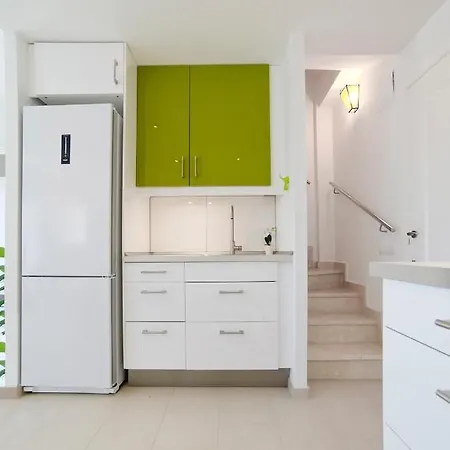 Apartment Spacious Duplex In With Sea Views, Terrace & Free Parking Area Sitges