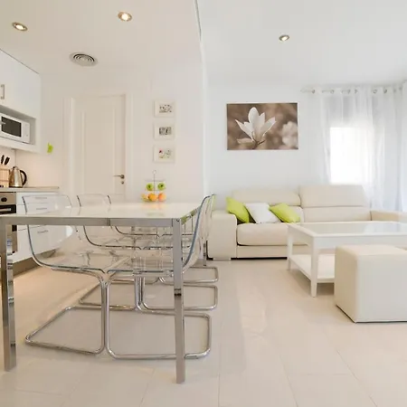 Spacious Duplex In With Sea Views, Terrace & Free Parking Area Apartment