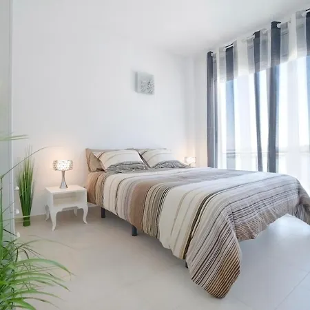 Tranquil Duplex In Sitges, Barcelona,sea Views, Parking, Terrace Appartement Sitges