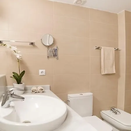 Apartment Tranquil Duplex Sitges, Sea Views, Private Parking, Terrace *