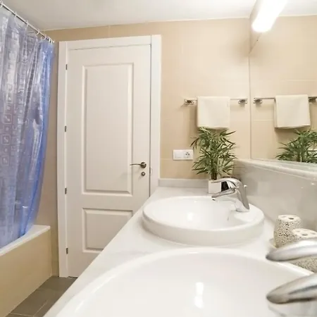 Spacious Duplex In With Sea Views, Terrace & Free Parking Area