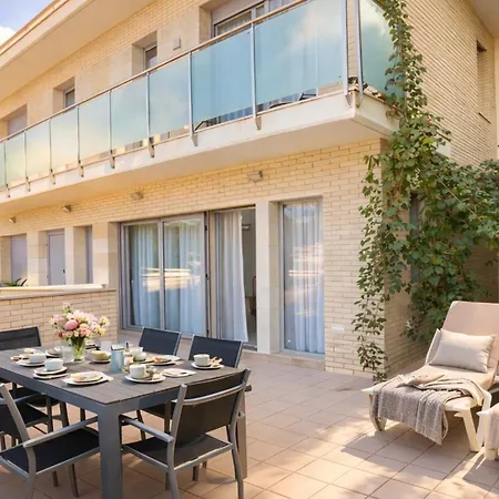 Spacious Duplex In With Sea Views, Terrace & Free Parking Area * Sitges