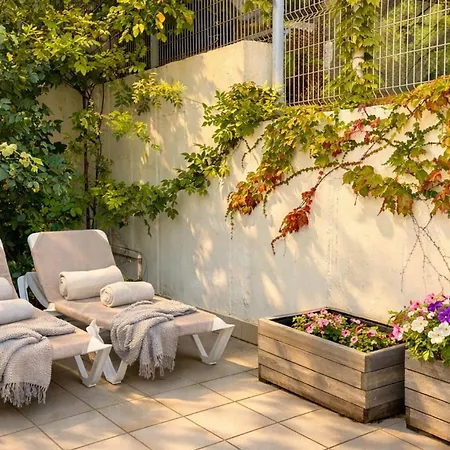 Tranquil Duplex Sitges, Sea Views, Private Parking, Terrace Apartman *