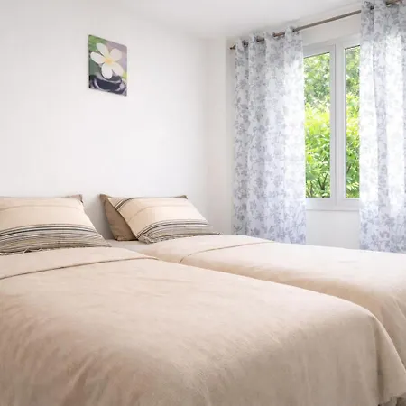 Spacious Duplex In With Sea Views, Terrace & Free Parking Area Sitges