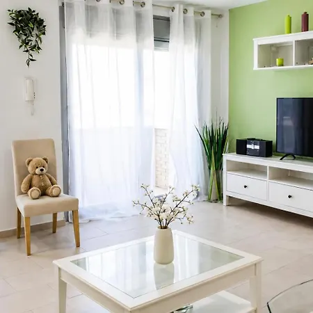 Spacious Duplex In With Sea Views, Terrace & Free Parking Area Apartment