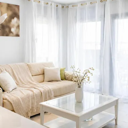 Spacious Duplex In With Sea Views, Terrace & Free Parking Area Apartment Sitges