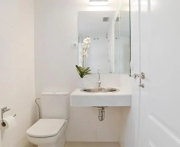 公寓 Tranquil Duplex Sitges, Sea Views, Private Parking, Terrace *