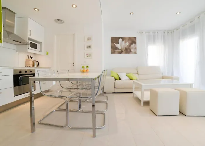 Tranquil Duplex Sitges, Sea Views, Private Parking, Terrace Appartement