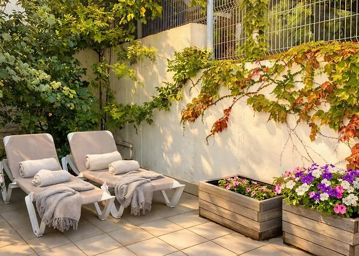 Tranquil Duplex Sitges, Sea Views, Private Parking, Terrace Apartman *