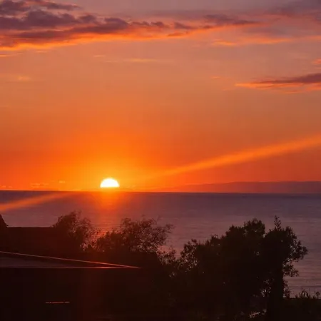 Tranquil Duplex Sitges, Sea Views, Private Parking, Terrace アパート シッチェス