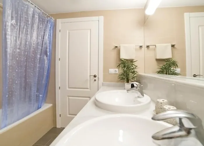 Tranquil Duplex Sitges, Sea Views, Private Parking, Terrace