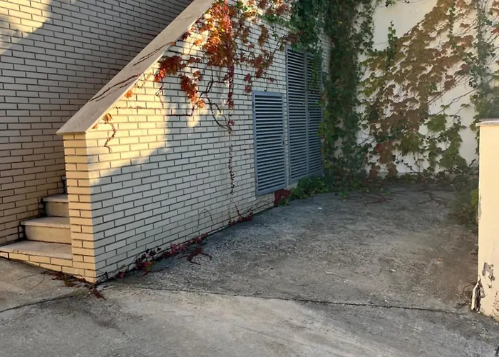 Tranquil Duplex Sitges, Sea Views, Private Parking, Terrace シッチェス